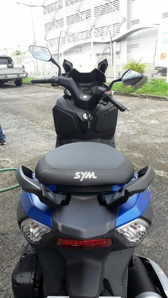 Nos scooters SYM de dos Martinique