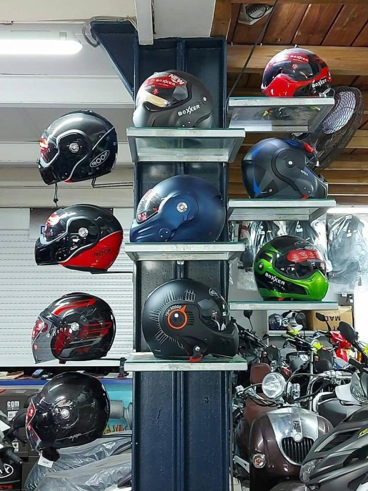 Nos accessoires casque BOXXER motos ou scooters Martinique